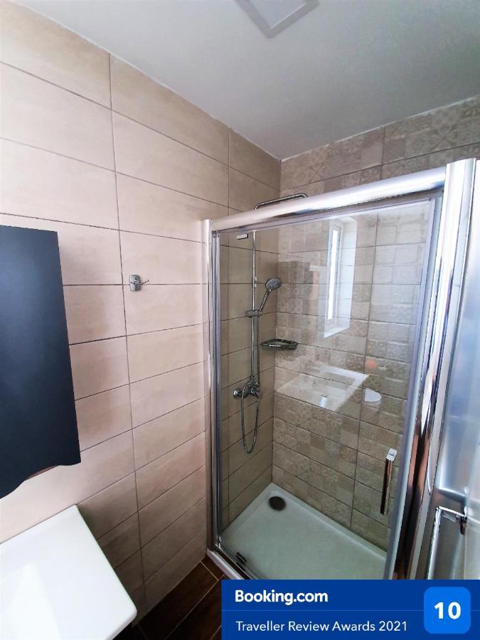 Msiebah Court San Gwann Modern Apt Near Sliema And St Julians المظهر الخارجي الصورة